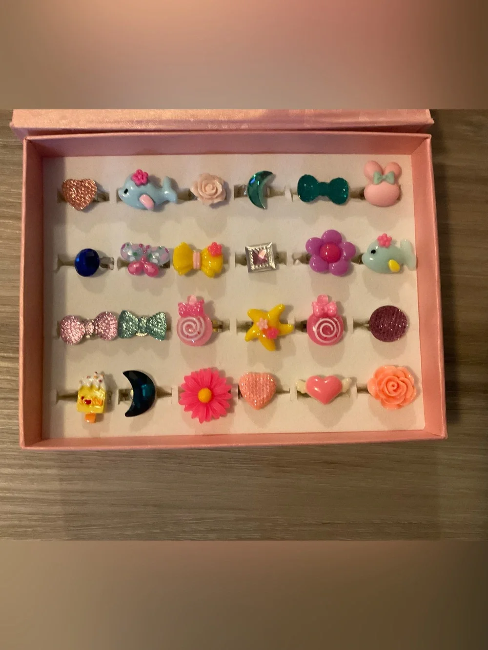 Pinksheep  | Girls Pink Jewelry Ring Set - Cute Multicolor Charms